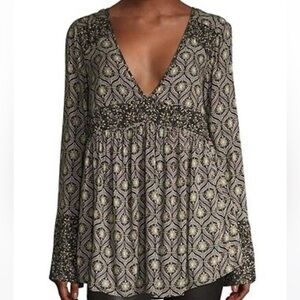 Boho Free People Open Back sz L Bell Sleeve Top Cottage Core